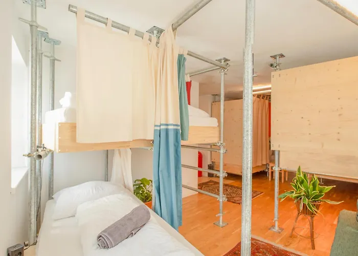 Montagu Hostel & Bar Innsbruck